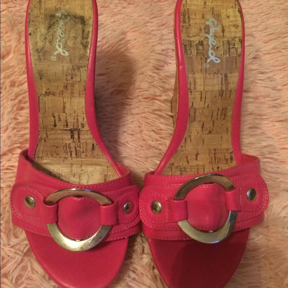 Hot pink wedges