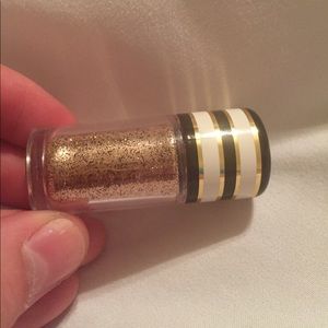 MAC Glitter in Gold