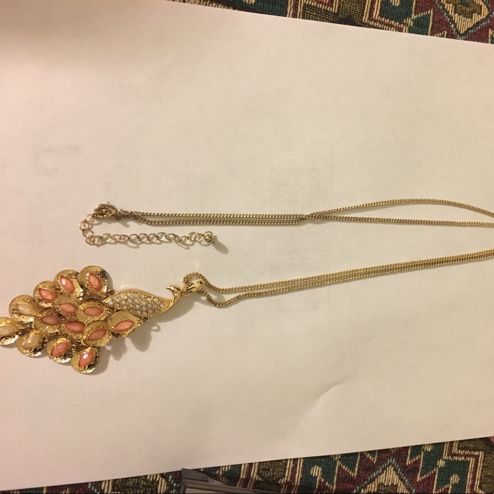 Beautiful and elegant peacock necklace