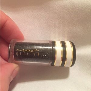 MAC Glitter in Black