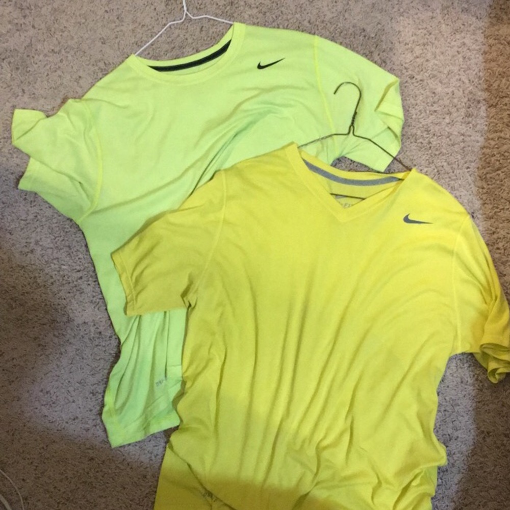 Men's Nike dryfit shirts. Large