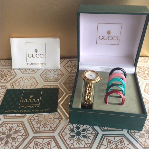 gucci bangle bezel watch