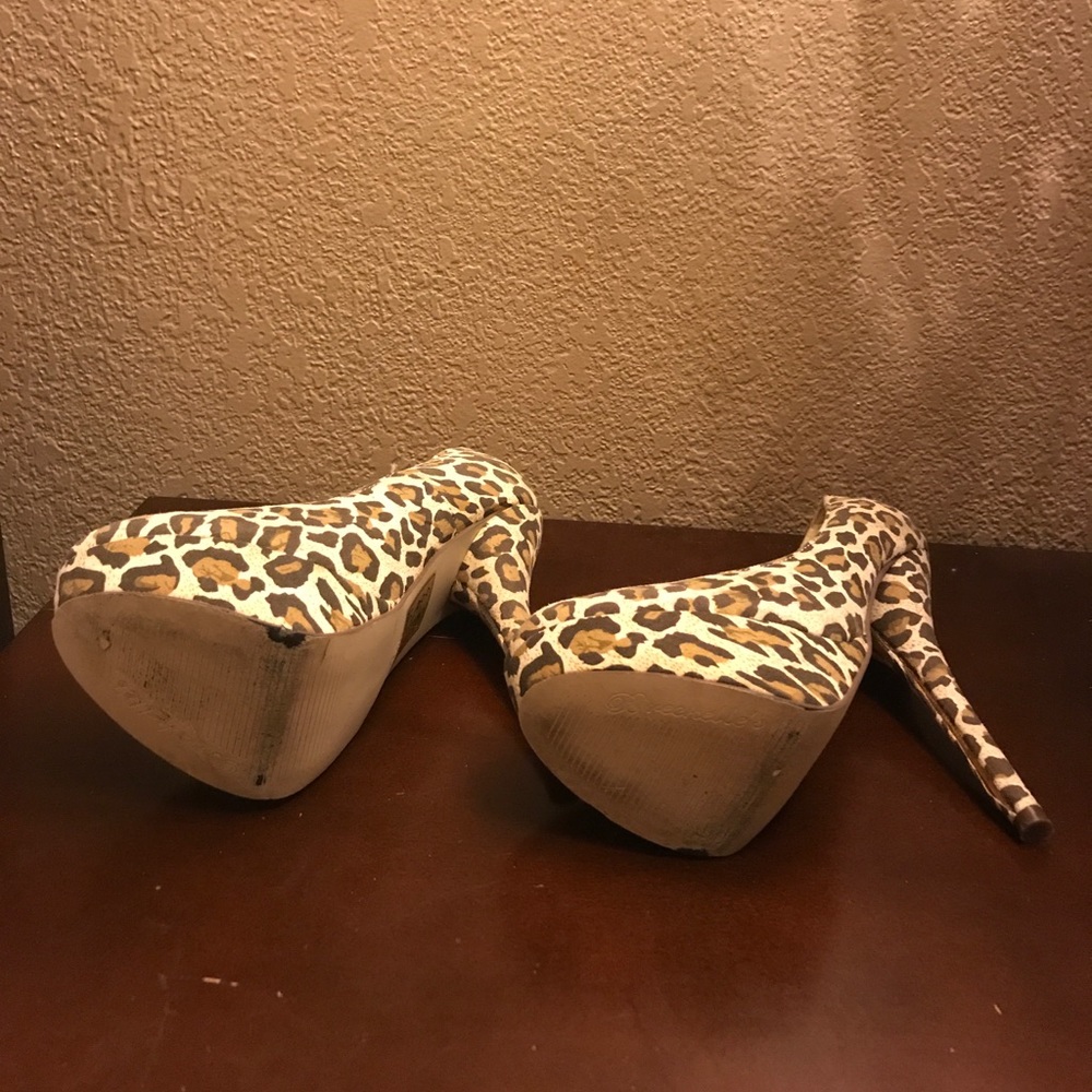 Heels - Picture 2 of 2