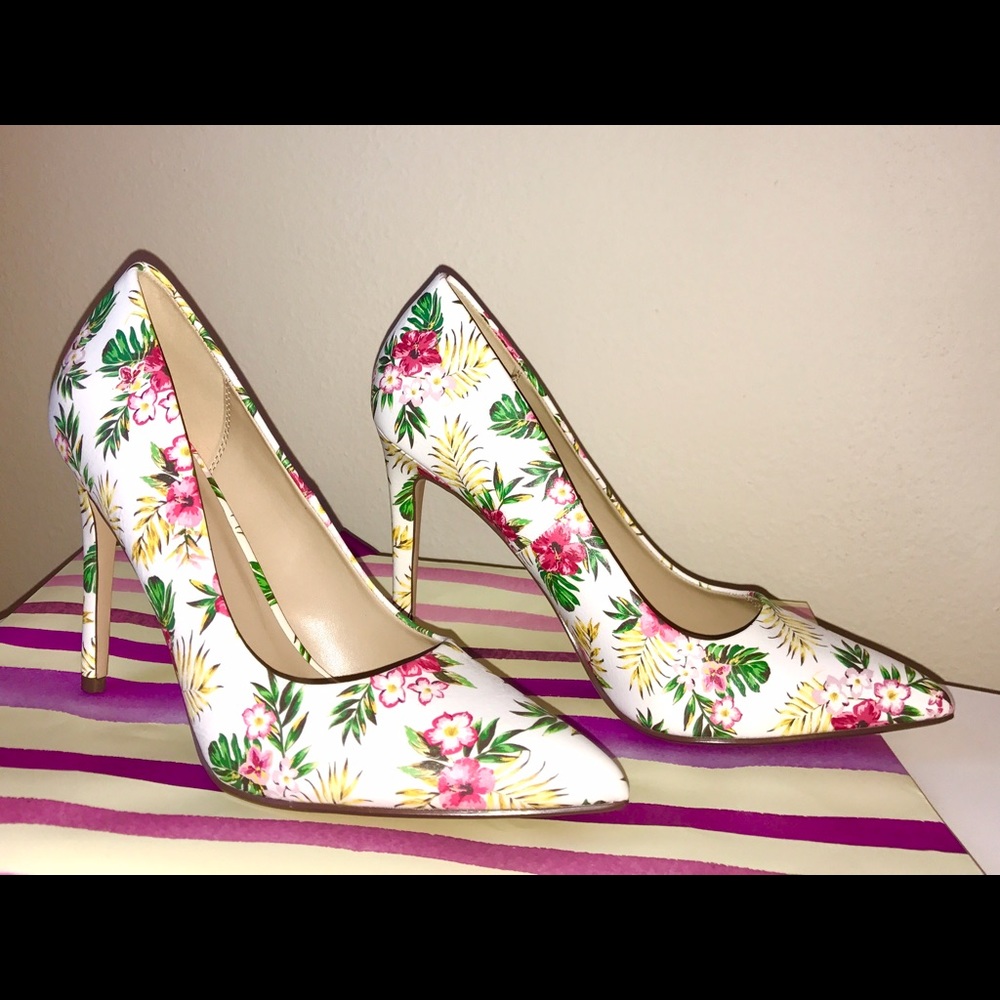 🌺Gorgeous white women's shoes👠 - Picture 1 of 6