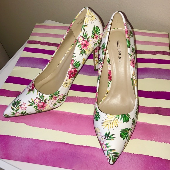 🌺Gorgeous white women's shoes👠 - Picture 2 of 6