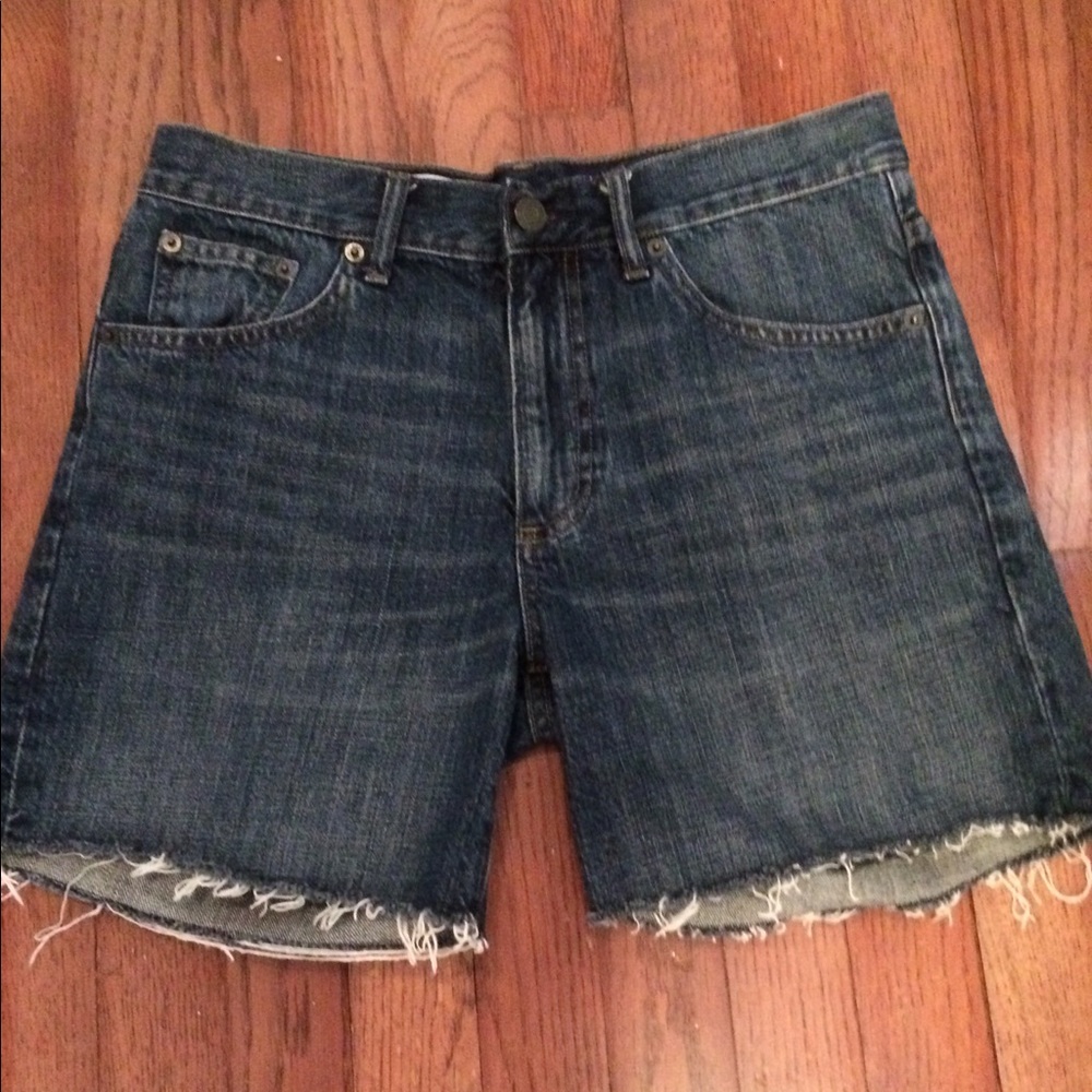 GAP Sexy Boyfriend Jean shorts 26R
