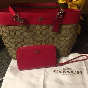 Coach purse and wallet