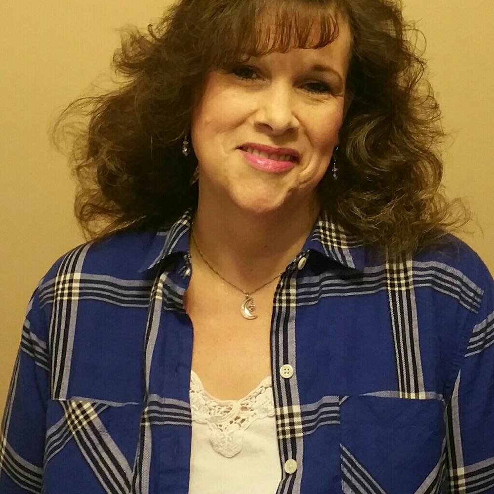 Meet your Posher, Eva