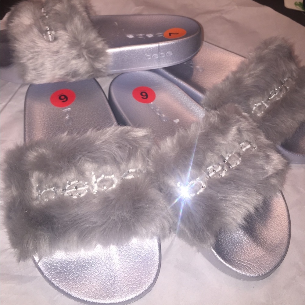 LAST 1 🔥NEW BeBe Furiosa Fur Slide Sandal Silver - Picture 2 of 4