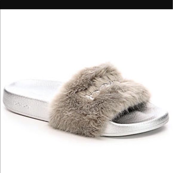 LAST 1 🔥NEW BeBe Furiosa Fur Slide Sandal Silver - Picture 3 of 4