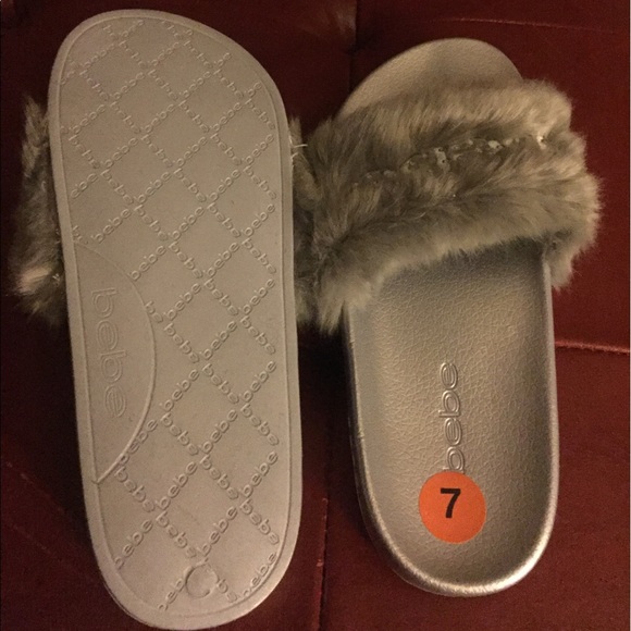 LAST 1 🔥NEW BeBe Furiosa Fur Slide Sandal Silver - Picture 4 of 4
