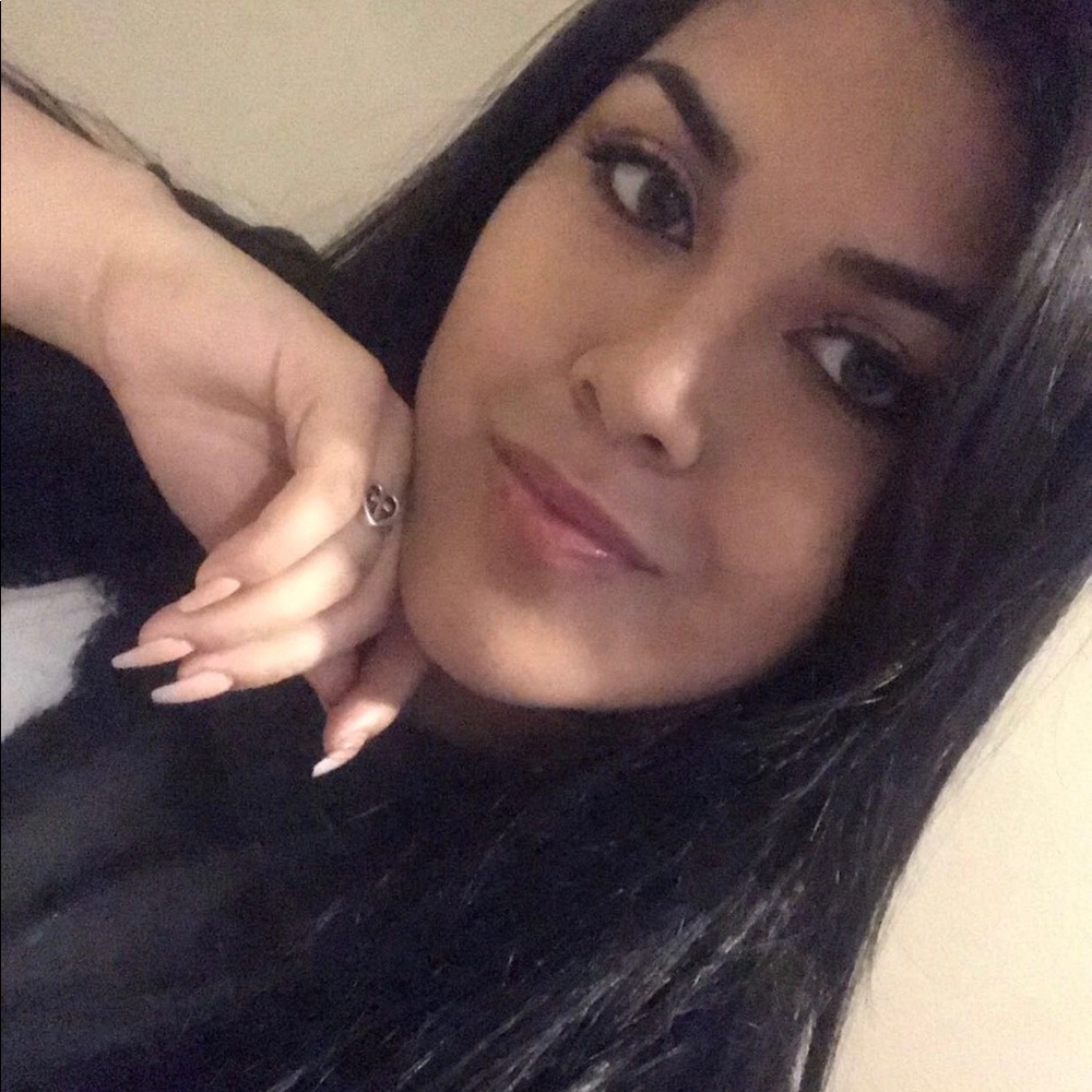 Meet your Posher, Alina