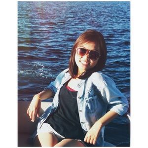 Meet your Posher, Lena