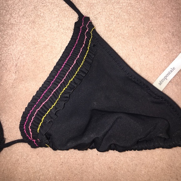 Black triangle bikini top - Picture 2 of 3