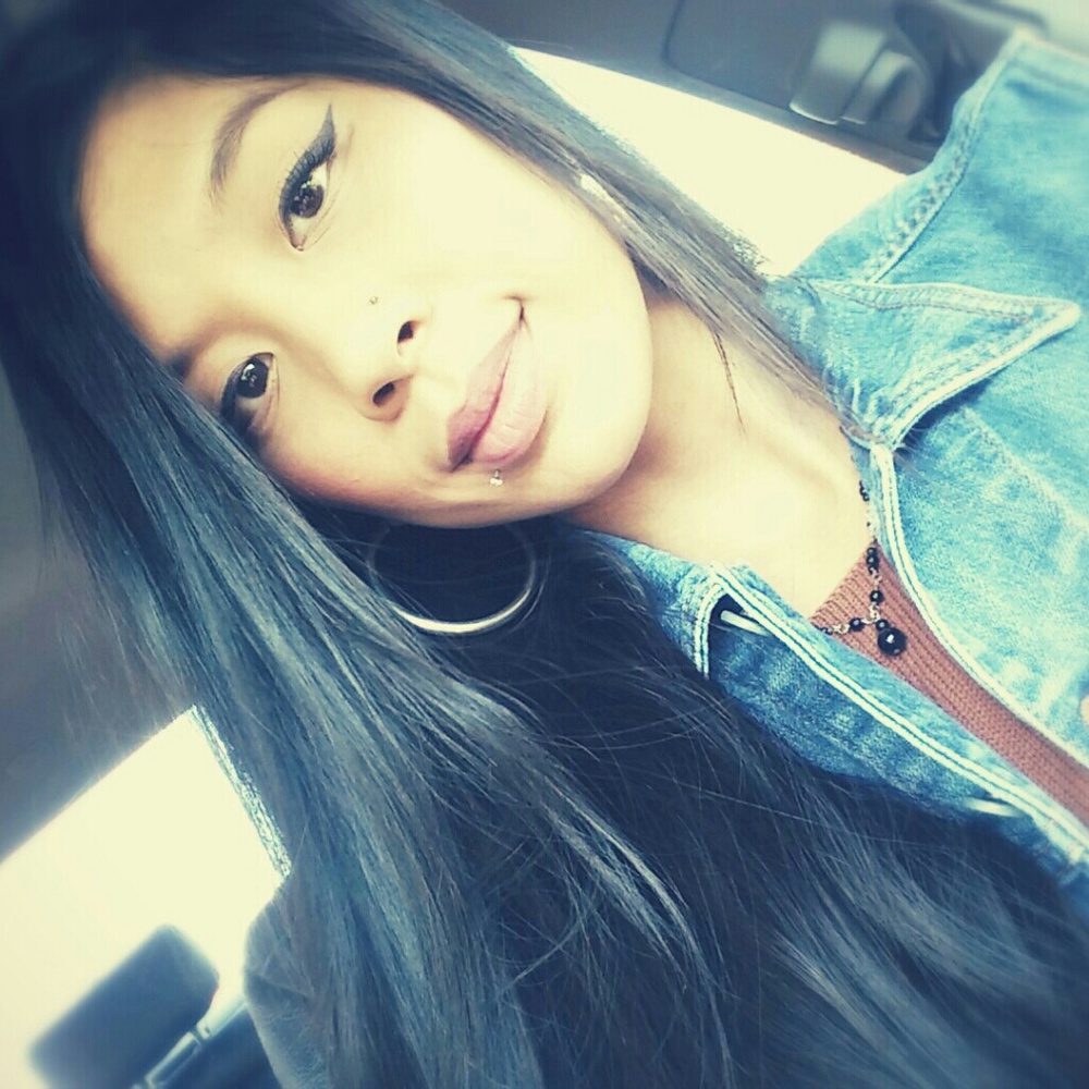 Meet your Posher, Leana