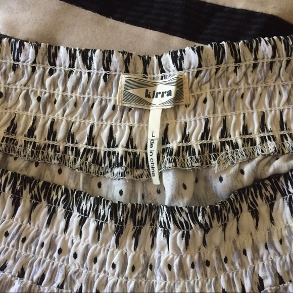 Kirra (from Pacsun) Tribal Print Shorts in B&W - Picture 2 of 3