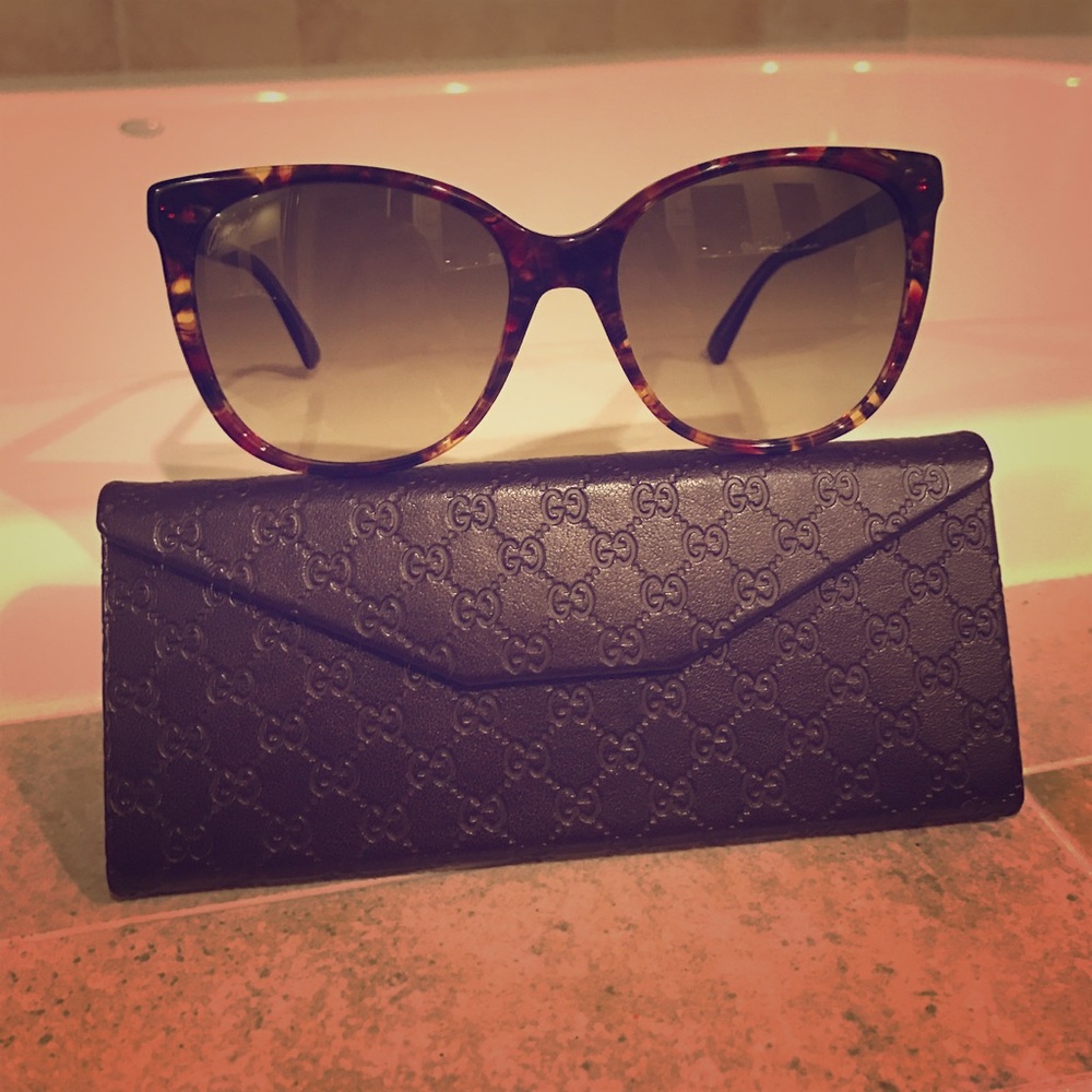 Gucci Sunglasses 🎀