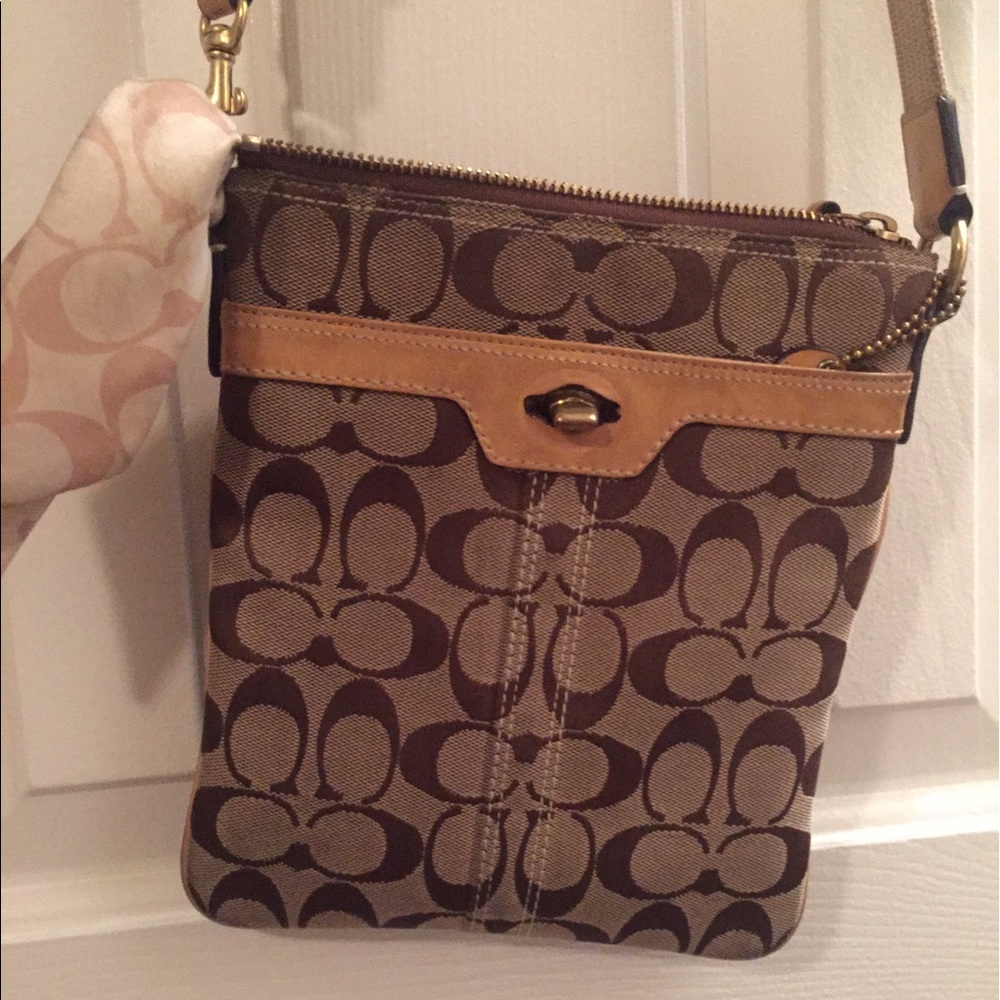 Classic coach cross body.