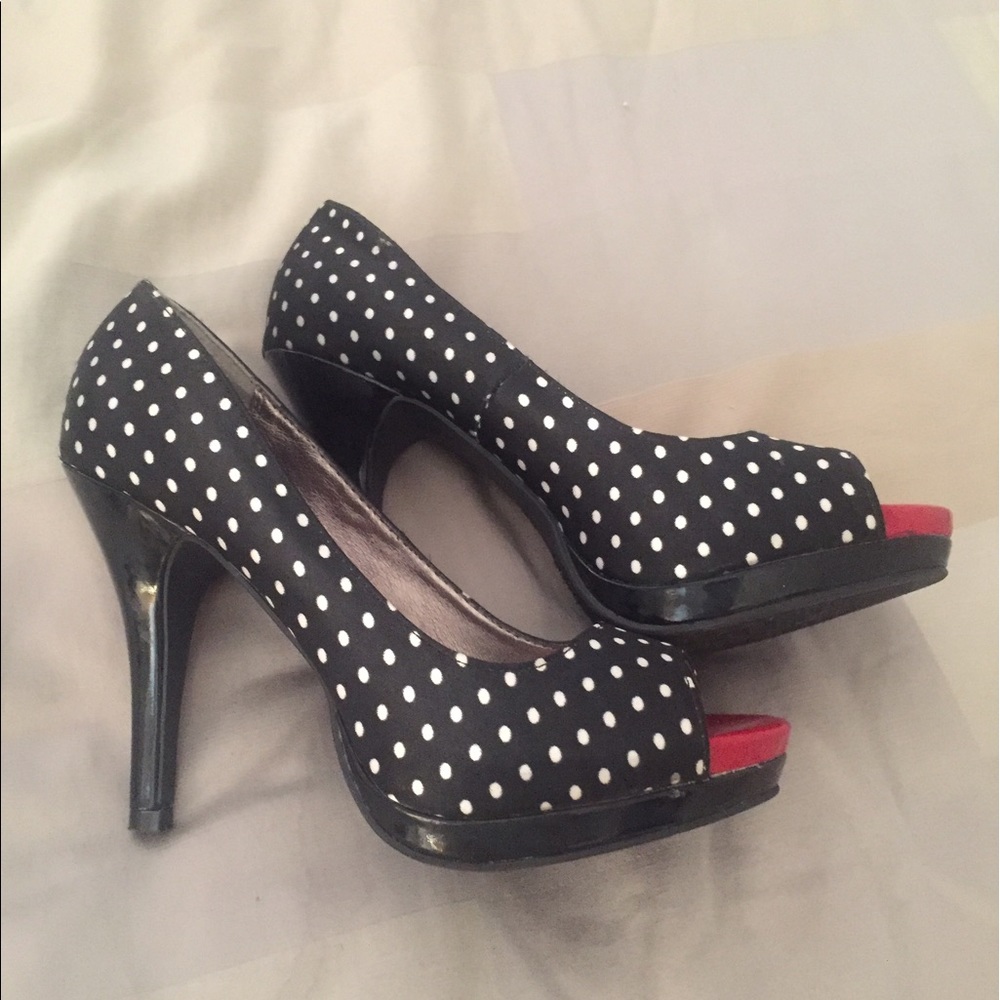 Black & white heels