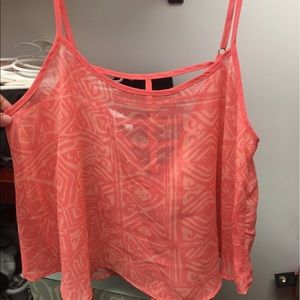 Flowy tank