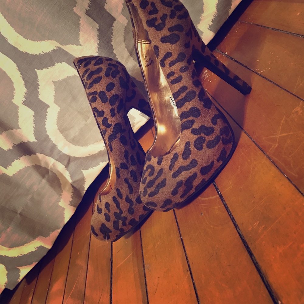 Cheetah heels size 5 1/2