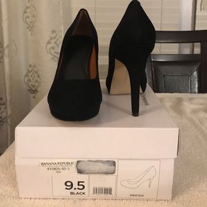 Brand NIB Banana Republic black Kristen heels.