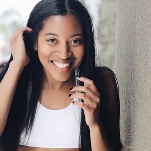 Meet your Posher, Sarina