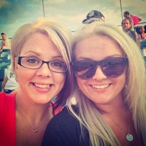 Meet your Posher, Caitlin