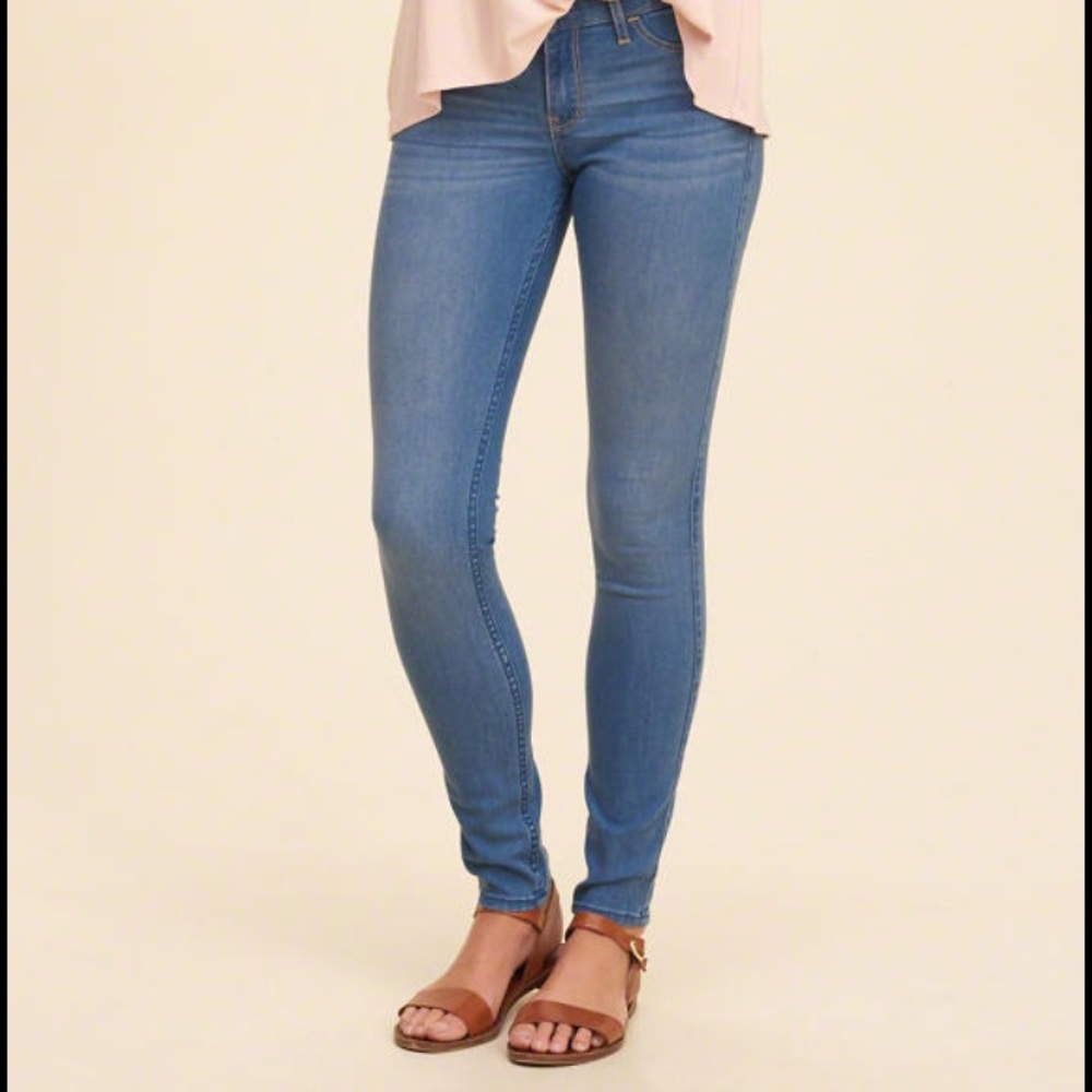 Hollister medium wash jeans