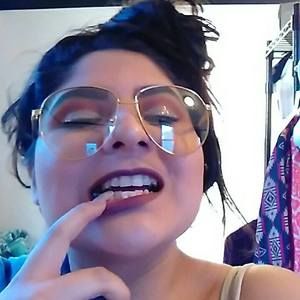 Meet your Posher, Raquel