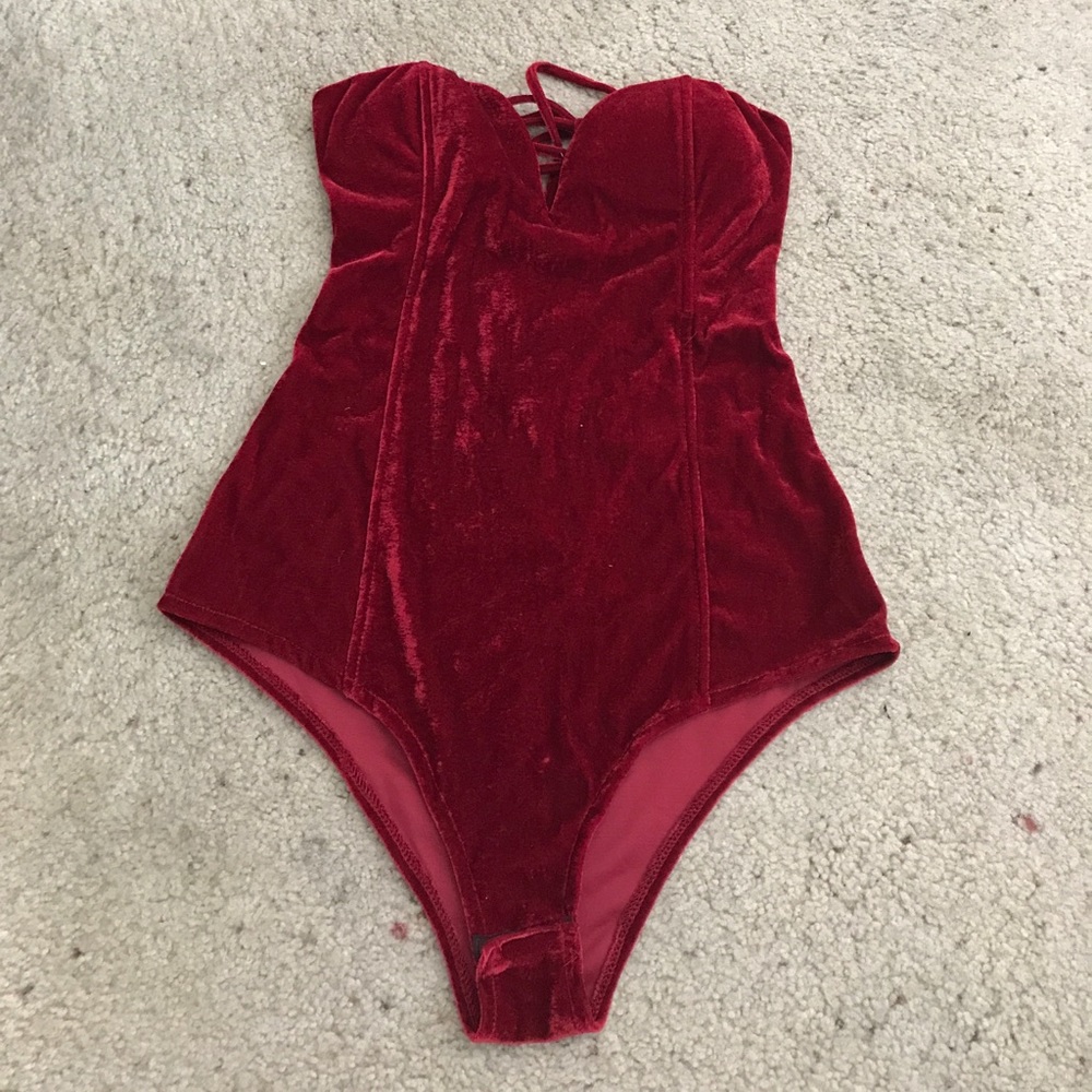 ✨✨🆕✨✨Velvet Sweetheart Strapless Bodysuit - Picture 5 of 8
