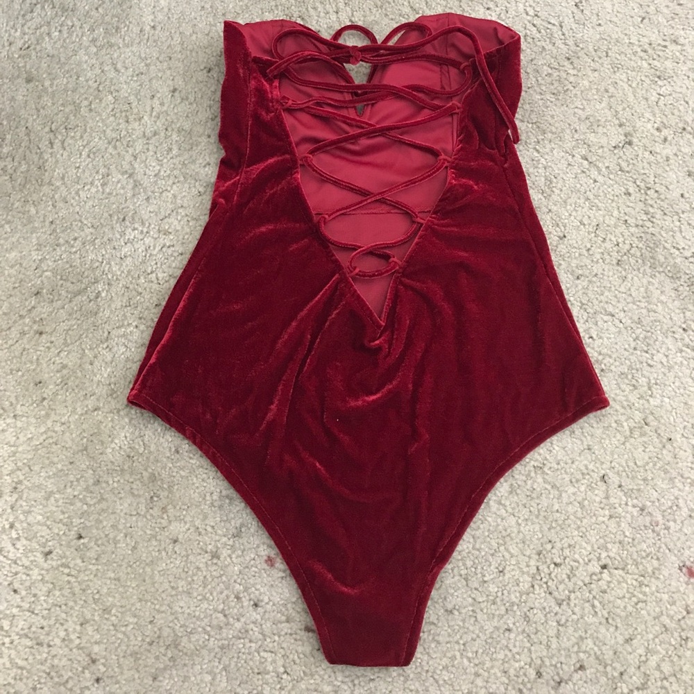 ✨✨🆕✨✨Velvet Sweetheart Strapless Bodysuit - Picture 6 of 8