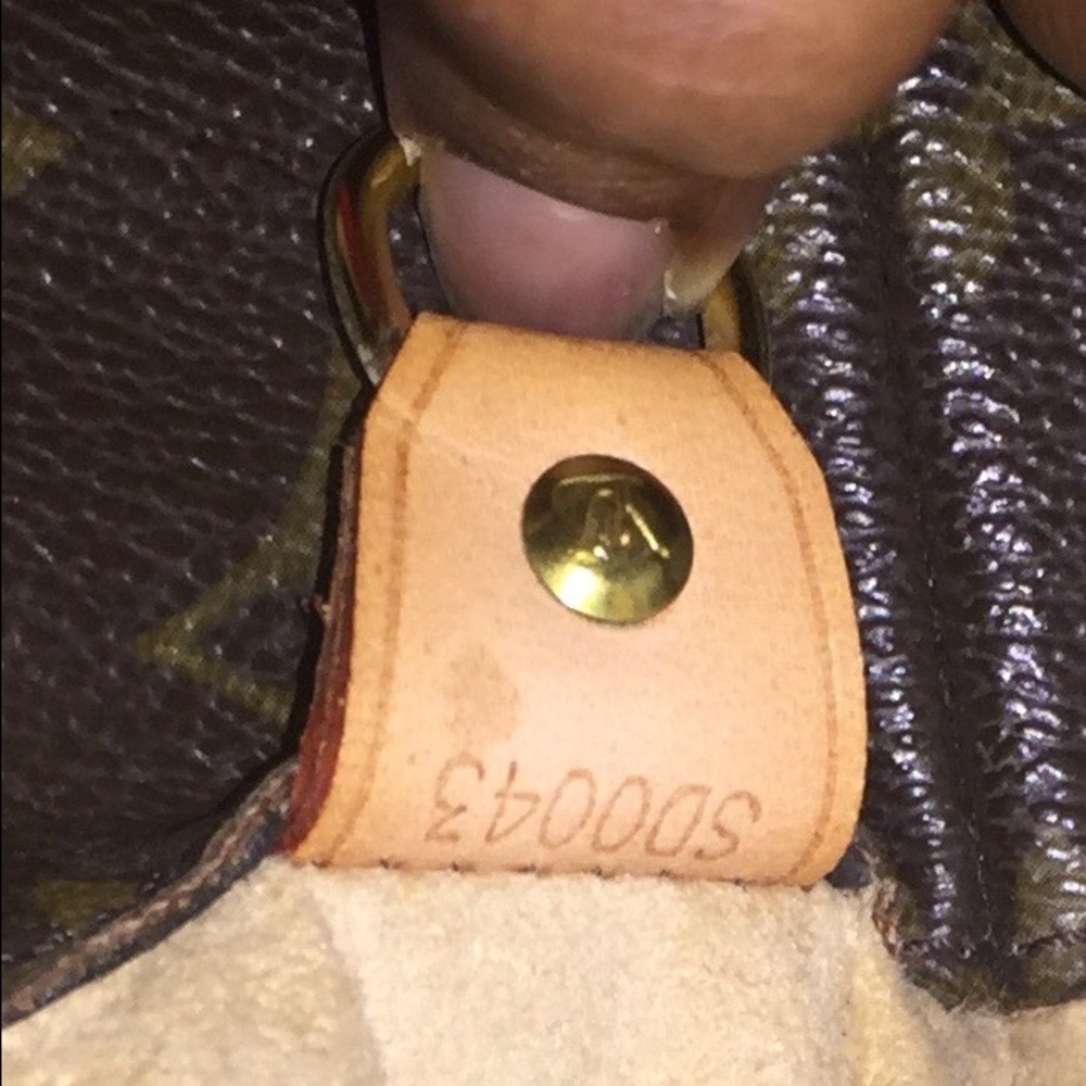 100% Authentic Louis Vuitton Luco - Picture 8 of 8