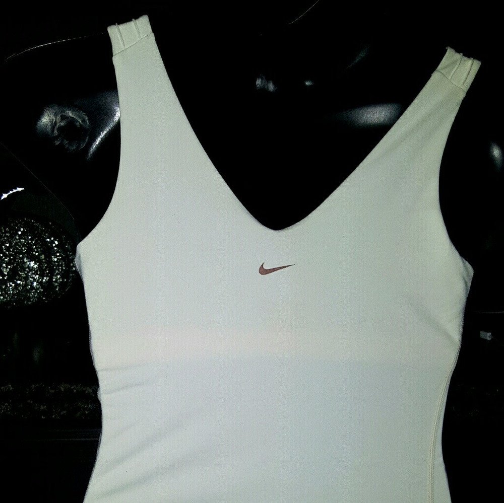 >>>SOLD<<<Nike women's dri-fit workout