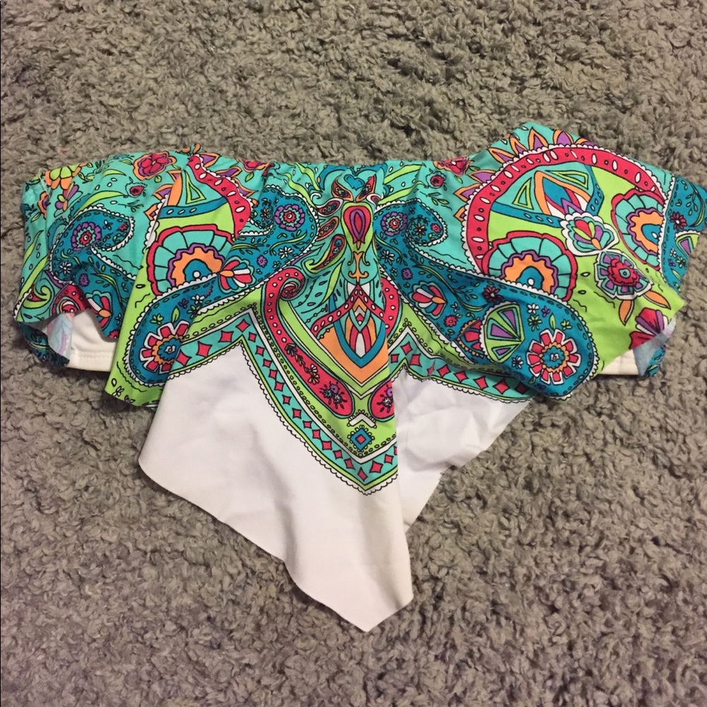 Pretty bandeau bikini top