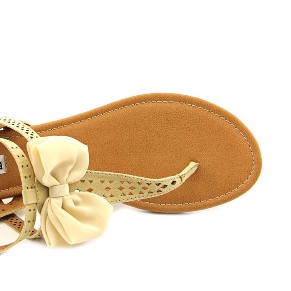 Bow Nude Thong Sandal - Picture 2 of 3