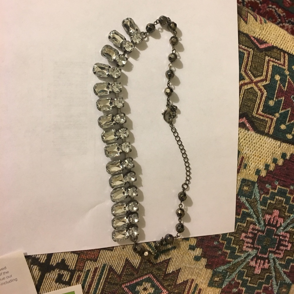 NWOT White necklace