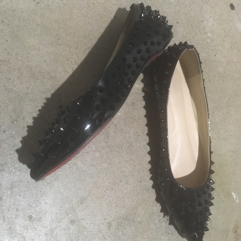 Red sole spiky flats