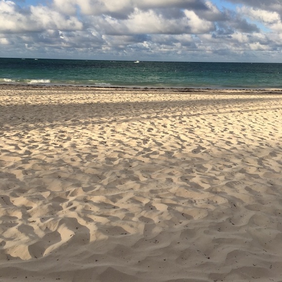 Meet your Posher, Monesheia - Picture 1 of 1