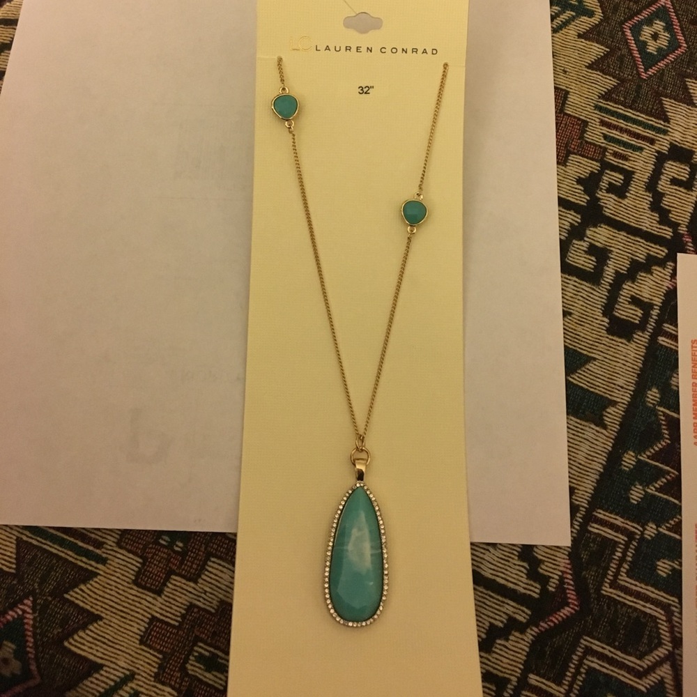Beautiful NWT Lauren Conrad necklace