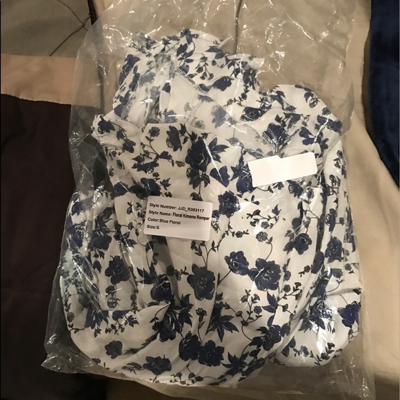 Kittenish kimono romper - Picture 2 of 3