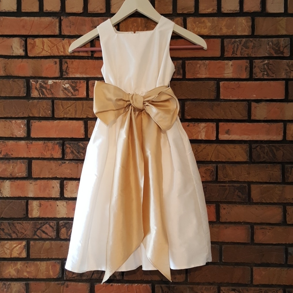 Watters&Watters flower girl dress. Girls size 6