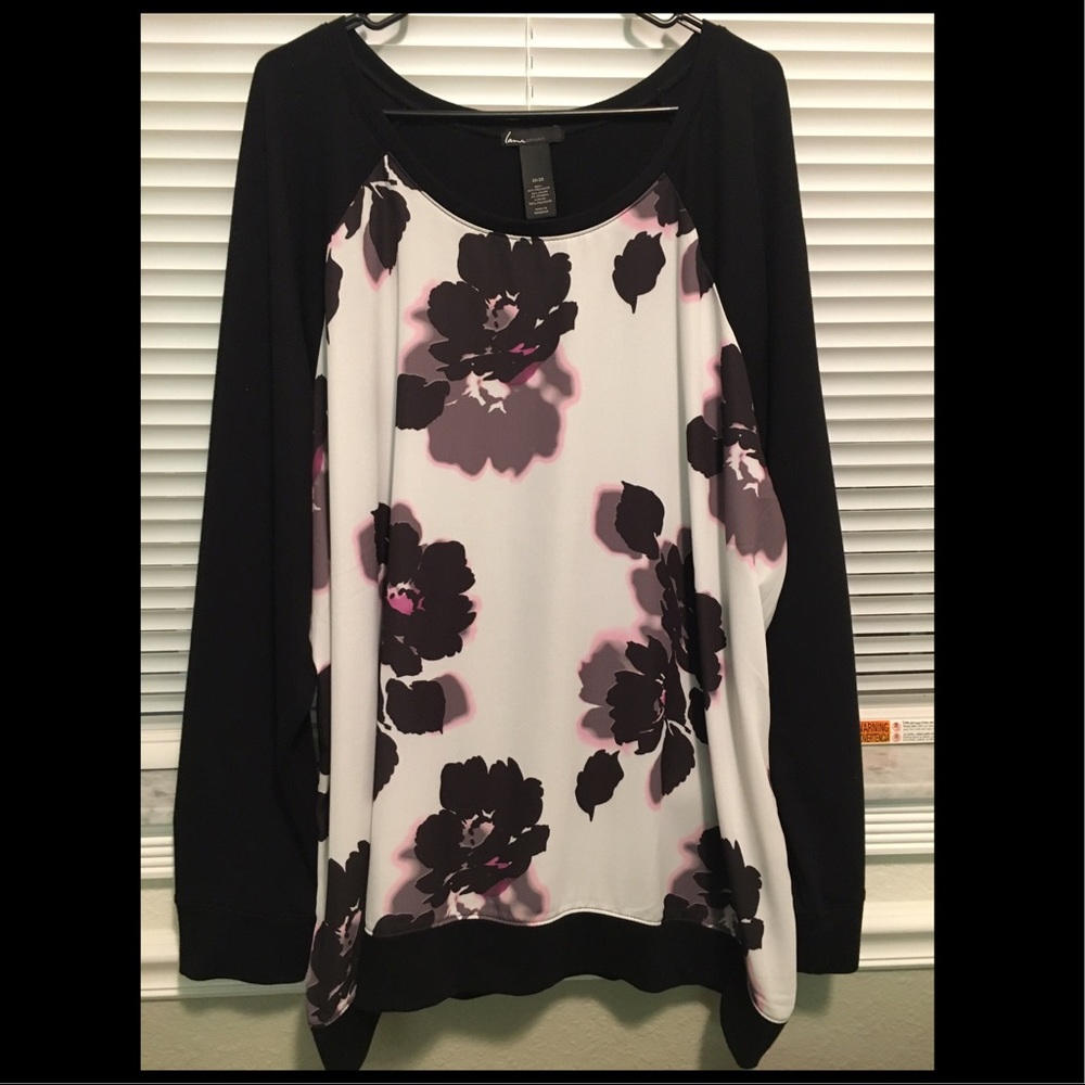 Beautiful long sleeve top.