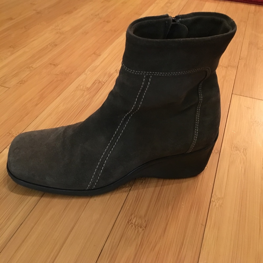 La Canadienne suede leather ankle boots 8 M