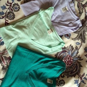 Victoria's Secret PINK v-neck t shirt bundle