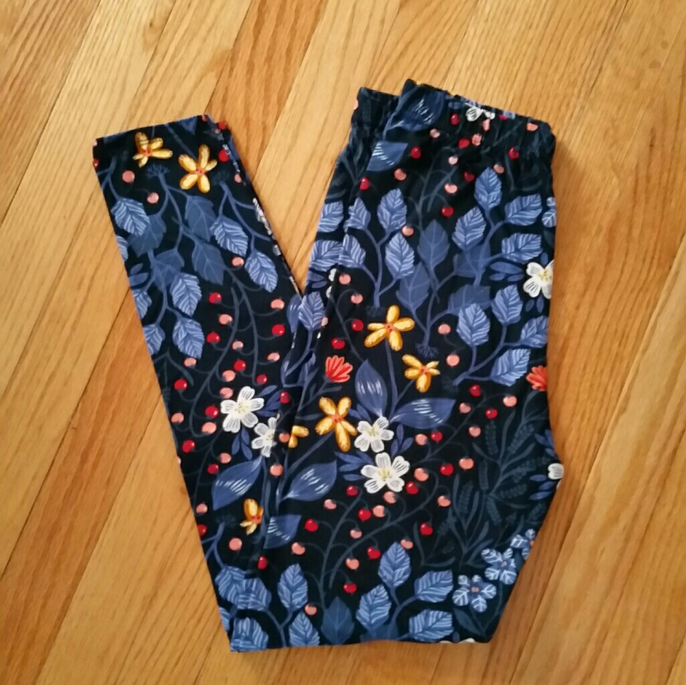 **SOLD** Agnes & Dora floral leggings S/M