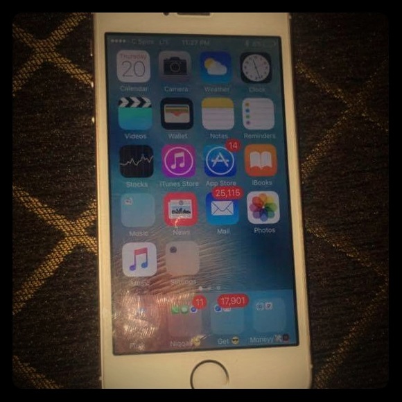 I phone 5se gold rose - Picture 1 of 2