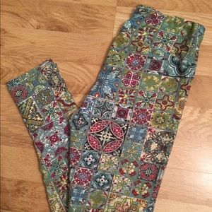Lularoe Stained Glass OS, NWT HTF, Nonsmoking Home