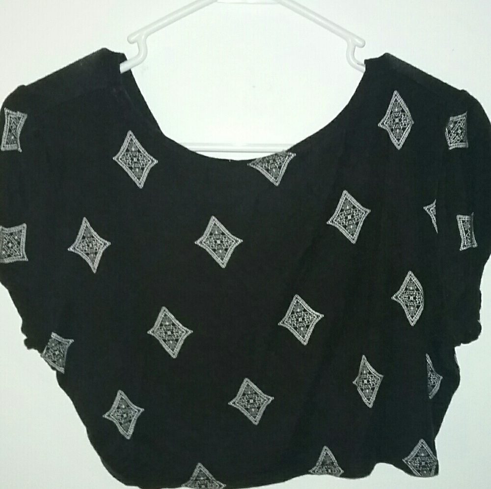 Black and white crop top