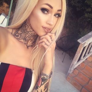 Meet your Posher, Alexis